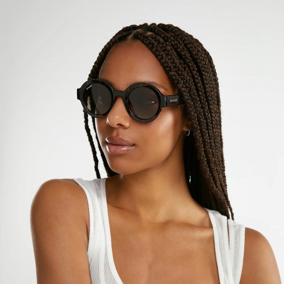 D. Franklin Circular Sunglasses - Picture 1 of 6